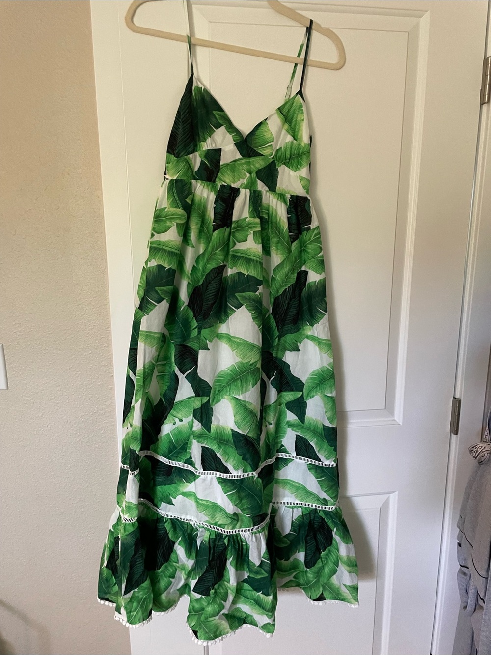 Forever 21 Green and White Tropical Leaf Maxi Dress